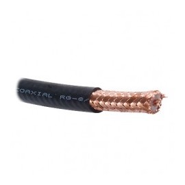 Cable con blindaje de malla trenzada de cobre 97%, aislamiento de polietilleno espumado.